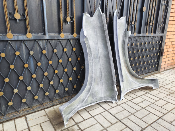 Комплект передних крыльев стеклопластиковых Mazda B-Series VII (B-2500) купить недорого с доставкой в Старый-Оскол