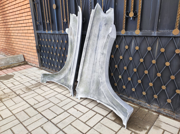 Комплект передних крыльев стеклопластиковых Mazda B-Series VII (B-2500) купить недорого с доставкой в Старый-Оскол